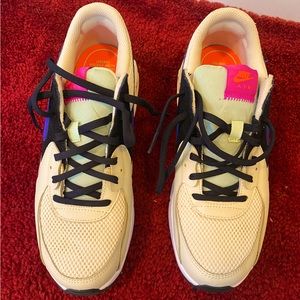 Nike Air Max Womens size 10 - Men’s size 8 1/2